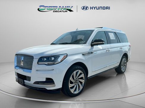 Used 2023 Lincoln Navigator Reserve AWD/4WD image 4