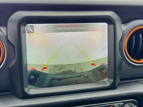 Used 2022 Jeep Gladiator Mojave w/ Trailer Tow Package image 10