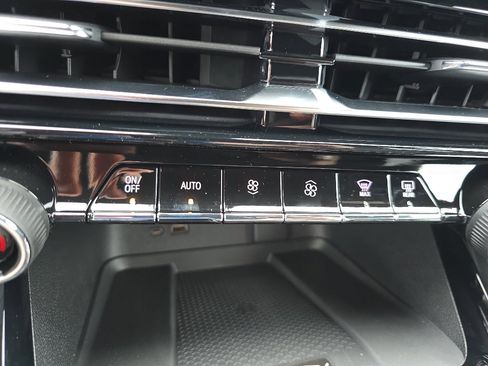 New 2026 Chevrolet Traverse LT w/ Enhanced Driving Package FWD image 28