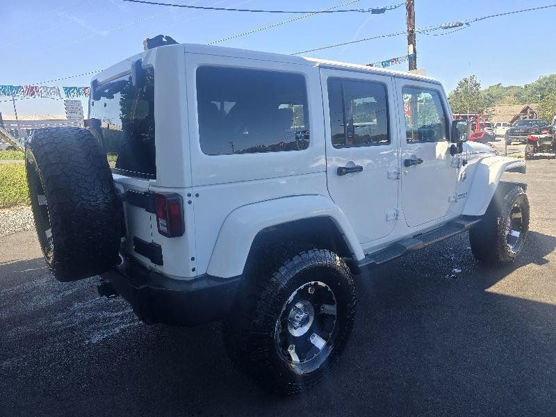 Used 2012 Jeep Wrangler Unlimited Sahara AWD/4WD image 4