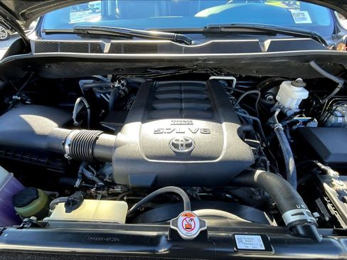 Used 2019 Toyota Sequoia TRD Sport image 31