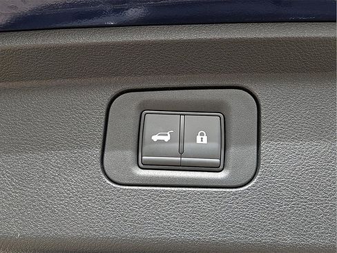 Used 2025 Nissan Armada PRO-4X image 10