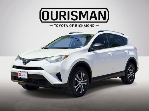 Certified 2018 Toyota RAV4 LE FWD image 24