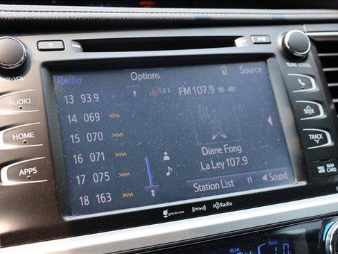 Used 2016 Toyota Highlander XLE AWD/4WD image 14