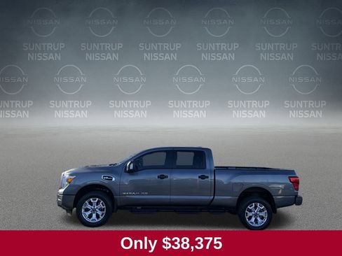 Used 2024 Nissan Titan SV w/ SV Convenience Package image 4