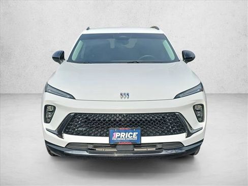 Used 2024 Buick Envision Sport Touring image 2