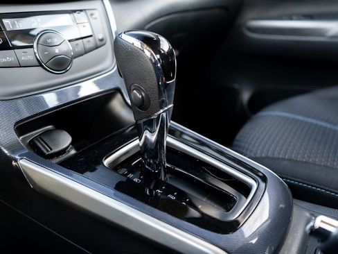 Used 2018 Nissan Sentra SR w/ Technology Package image 27