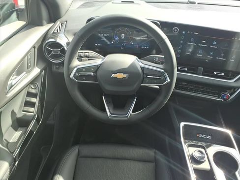 New 2027 Chevrolet Equinox LT w/ Convenience Package II FWD image 23