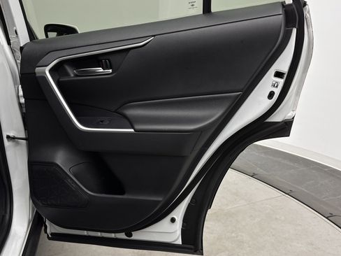 Used 2019 Toyota RAV4 XLE image 32