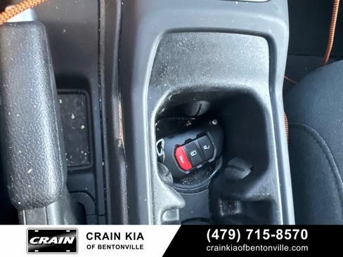 Used 2025 Jeep Wrangler Sport AWD/4WD image 32