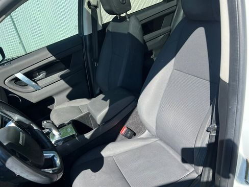 Used 2020 Land Rover Discovery Sport image 18