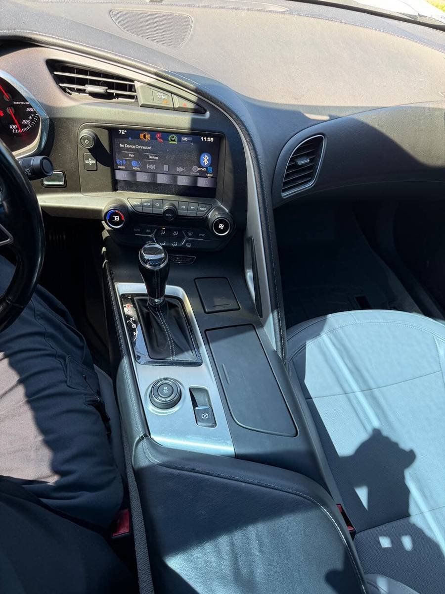 Used 2018 Chevrolet Corvette Stingray Coupe w/ 1LT RWD image 22