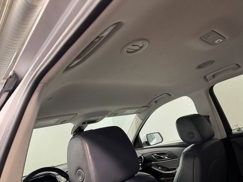 Used 2021 Chevrolet Traverse Premier image 11
