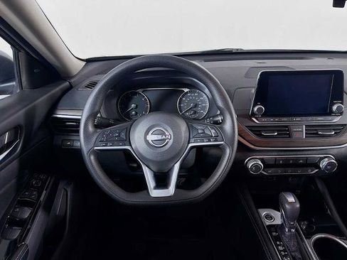 Certified 2023 Nissan Altima 2.5 SV FWD image 18