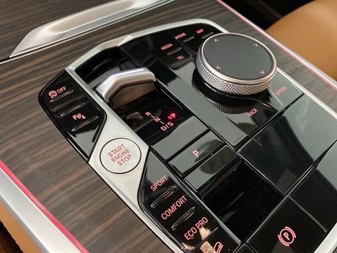 Certified 2024 BMW X5 xDrive40i w/ Premium Package image 17