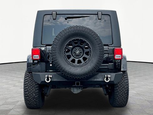 Used 2017 Jeep Wrangler Unlimited Sahara w/ Connectivity Group AWD/4WD image 5