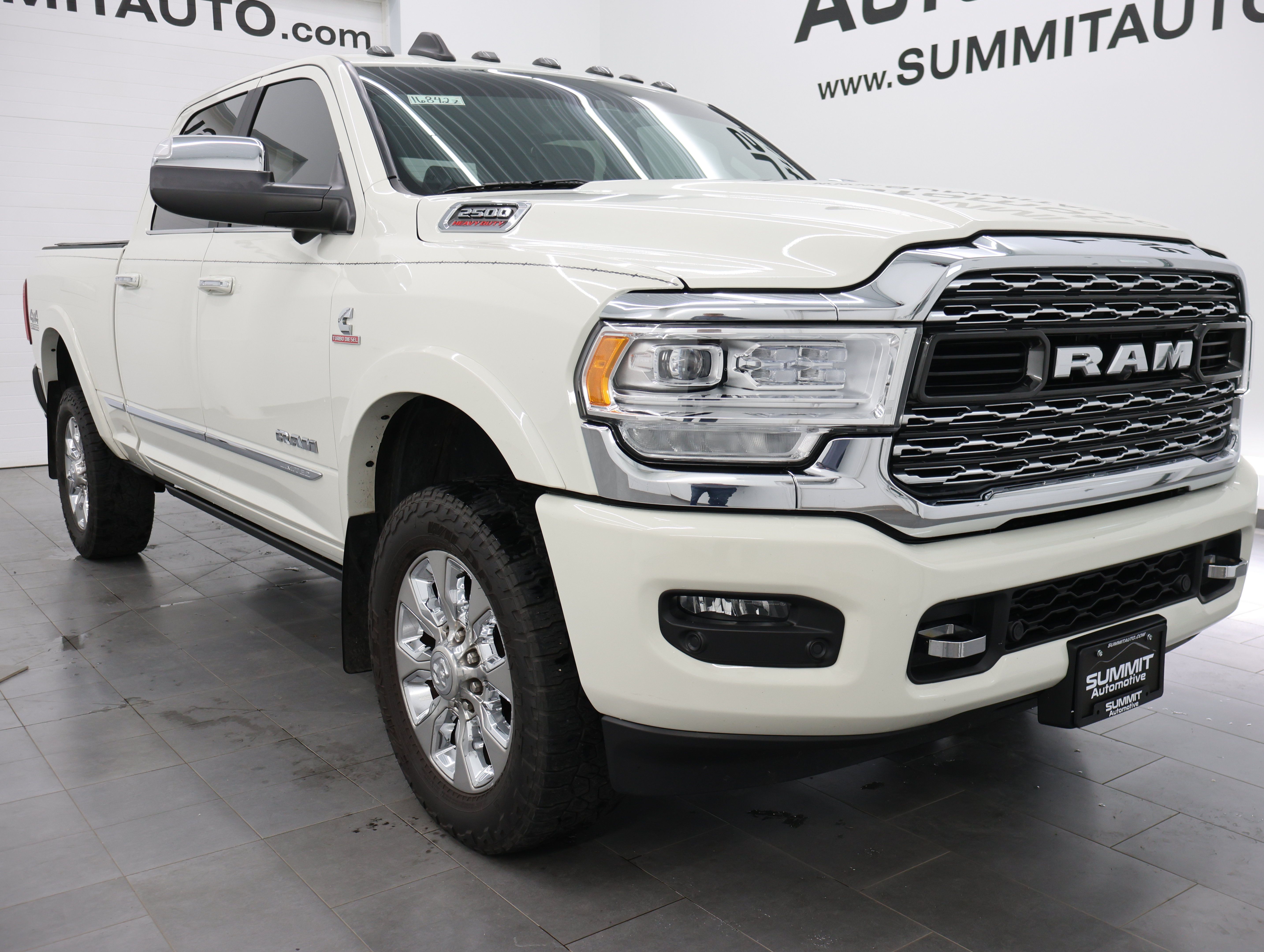 Used 2019 RAM 2500 Limited AWD/4WD image 2