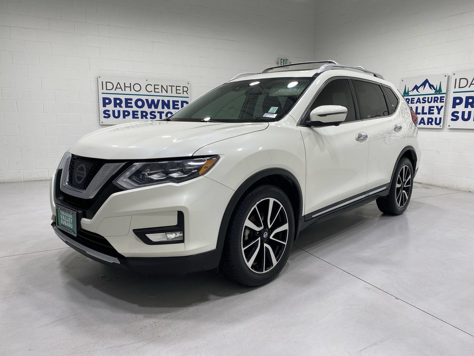 Used 2017 Nissan Rogue SL w/ SL Premium Package AWD/4WD image 4