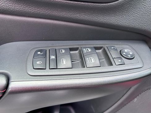 Used 2021 Jeep Cherokee Trailhawk image 16