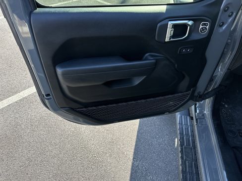 Used 2023 Jeep Wrangler Unlimited Rubicon w/ Xtreme 35 Tire Package image 11