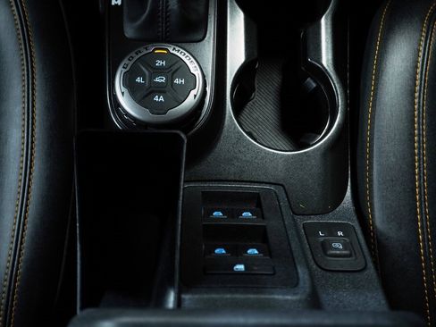 Used 2023 Ford Bronco Badlands w/ Sasquatch Package image 19