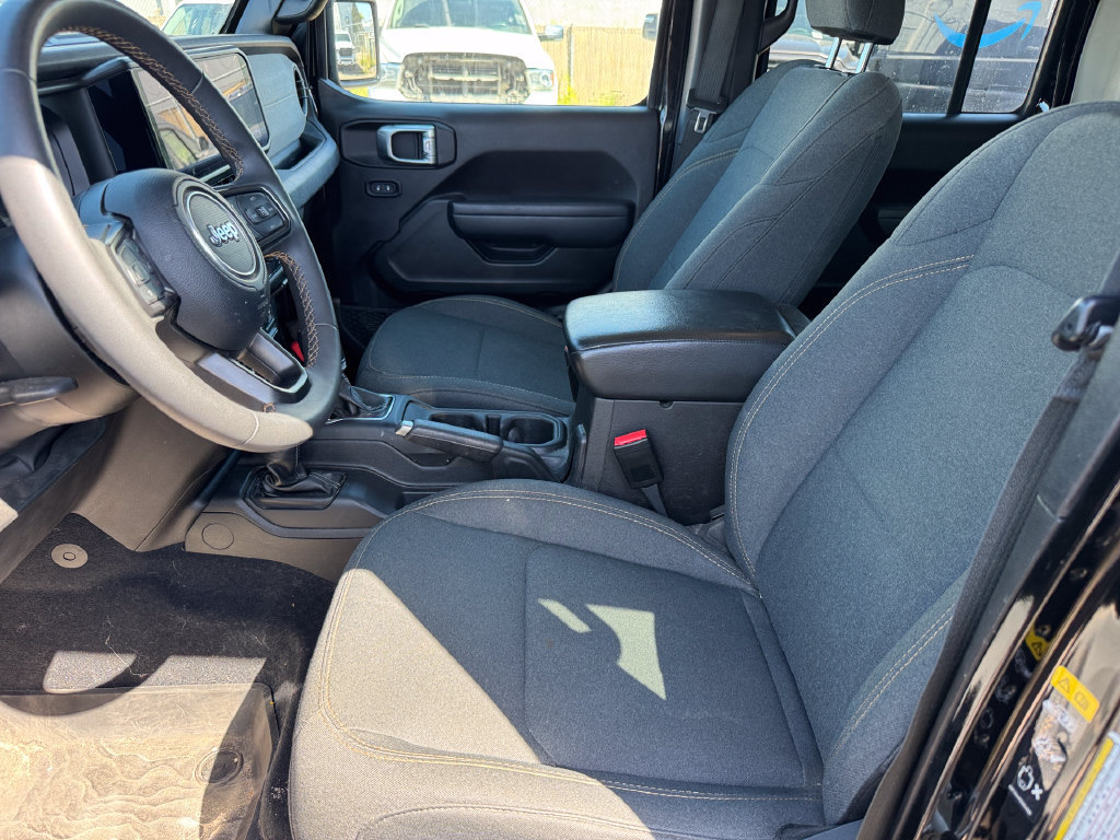 Used 2024 Jeep Wrangler Unlimited AWD/4WD image 10