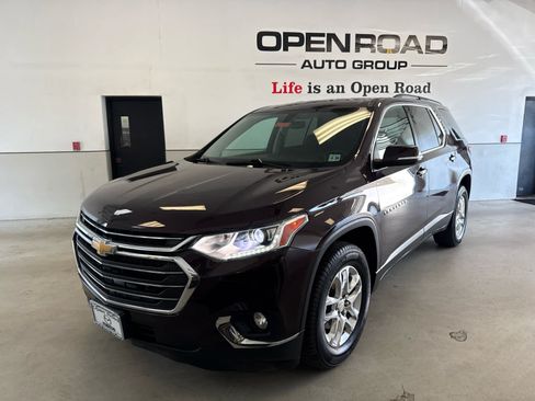 Used 2021 Chevrolet Traverse LT AWD/4WD image 2