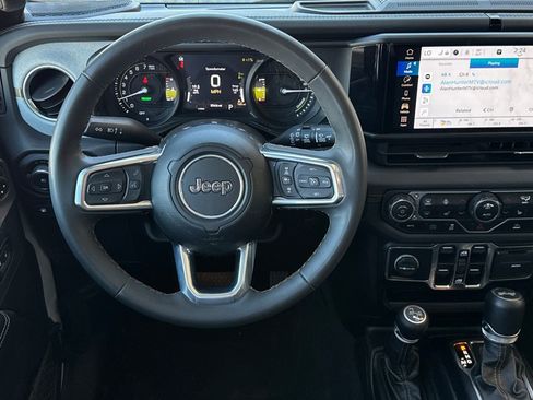 Used 2024 Jeep Wrangler Unlimited Sahara AWD/4WD image 17