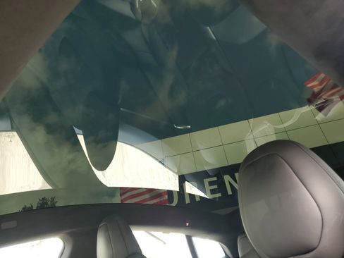 Used 2021 Tesla Model S Long Range image 12