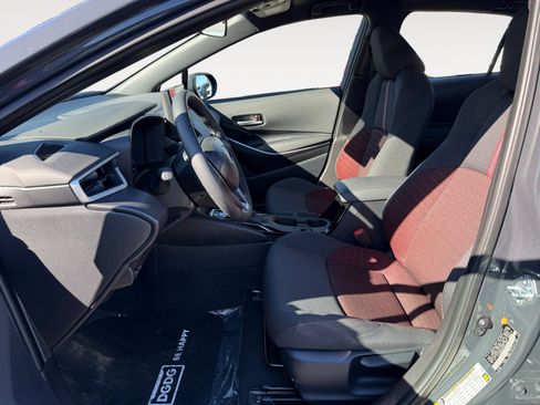 Used 2025 Toyota Corolla SE image 10
