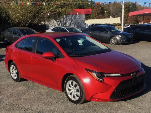 Used 2020 Toyota Corolla LE FWD image 7