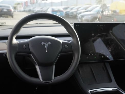 Used 2023 Tesla Model Y Long Range image 19