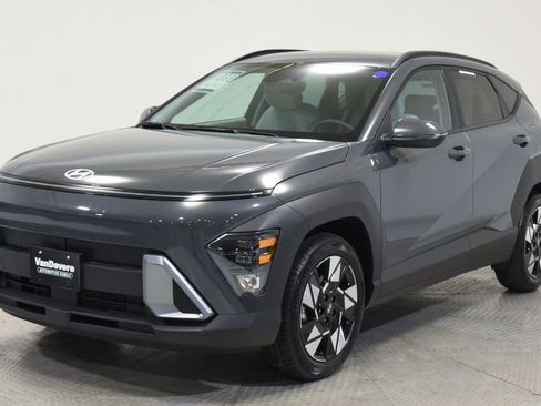 Used 2025 Hyundai Kona SEL FWD image 9