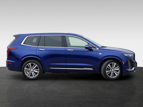 Used 2025 Cadillac XT6 Premium Luxury AWD/4WD image 3