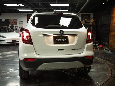 Used 2022 Buick Encore Preferred w/ Safety Package FWD image 6