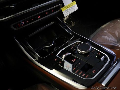 Used 2026 BMW X7 xDrive40i w/ M Sport Package image 26