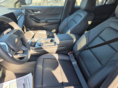 New 2026 Chevrolet Equinox LT FWD image 8