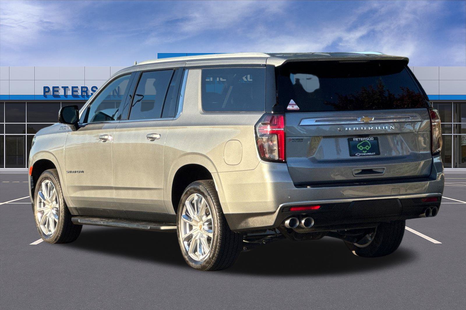 Used 2023 Chevrolet Suburban High Country AWD/4WD image 6