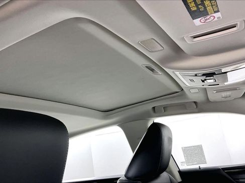 Used 2021 Lexus ES 350 w/ Premium Package FWD image 12