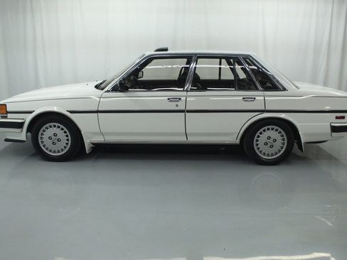 Used 1986 Toyota Cressida Sedan image 4