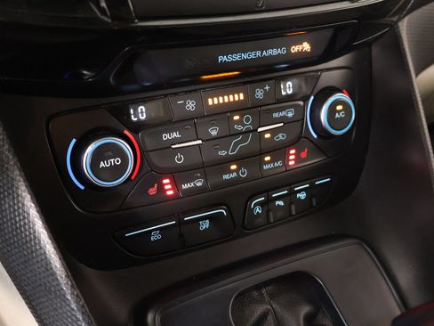 Used 2019 Ford Transit Connect Titanium w/ Trailer Tow Package FWD image 8