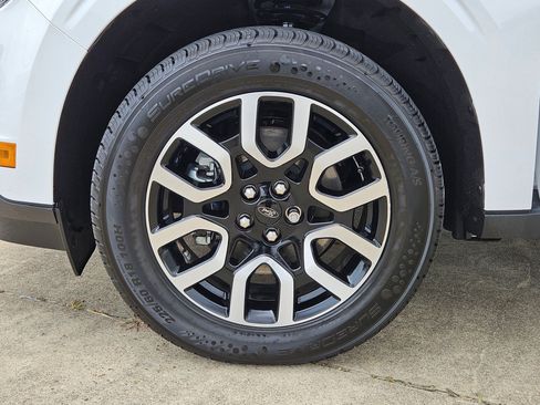 Used 2024 Ford Maverick Lariat FWD image 13