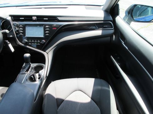 Used 2019 Toyota Camry LE FWD image 15