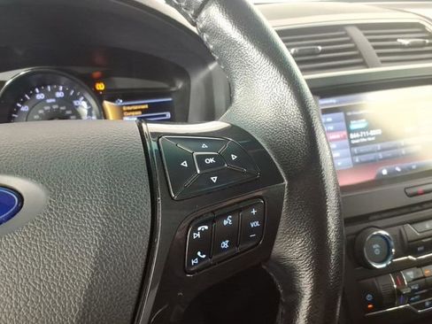 Used 2016 Ford Explorer XLT w/ Equipment Group 201A AWD/4WD image 18