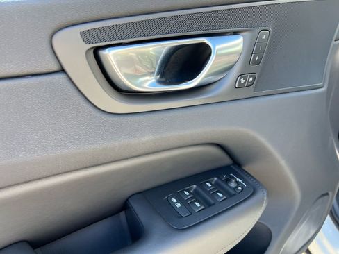 Certified 2025 Volvo XC60 B5 Plus AWD/4WD image 10