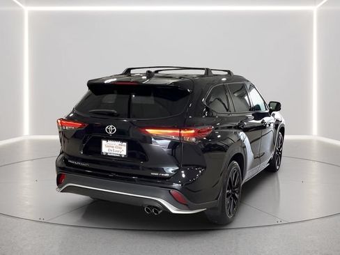 Used 2023 Toyota Highlander XSE AWD/4WD image 26