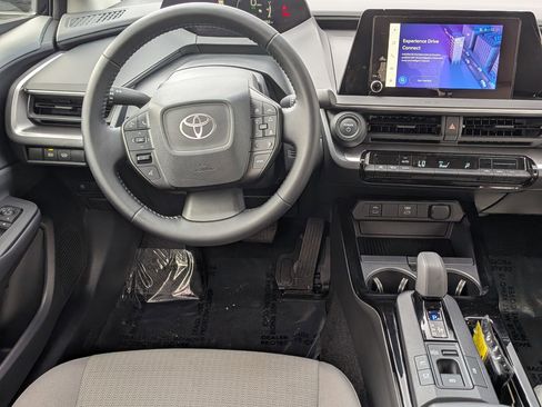 Used 2024 Toyota Prius LE image 18