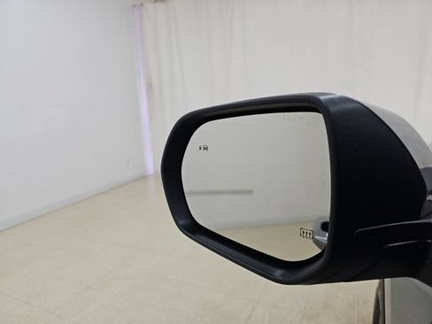 Used 2026 Chevrolet Traverse LT w/ Driver Confidence Package FWD image 30