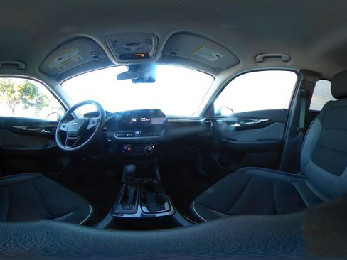 Used 2025 Chevrolet TrailBlazer LT FWD image 41