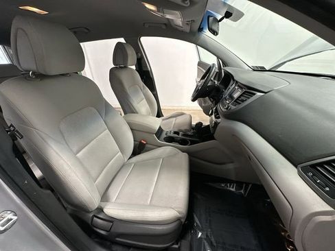 Used 2017 Hyundai Tucson SE image 18